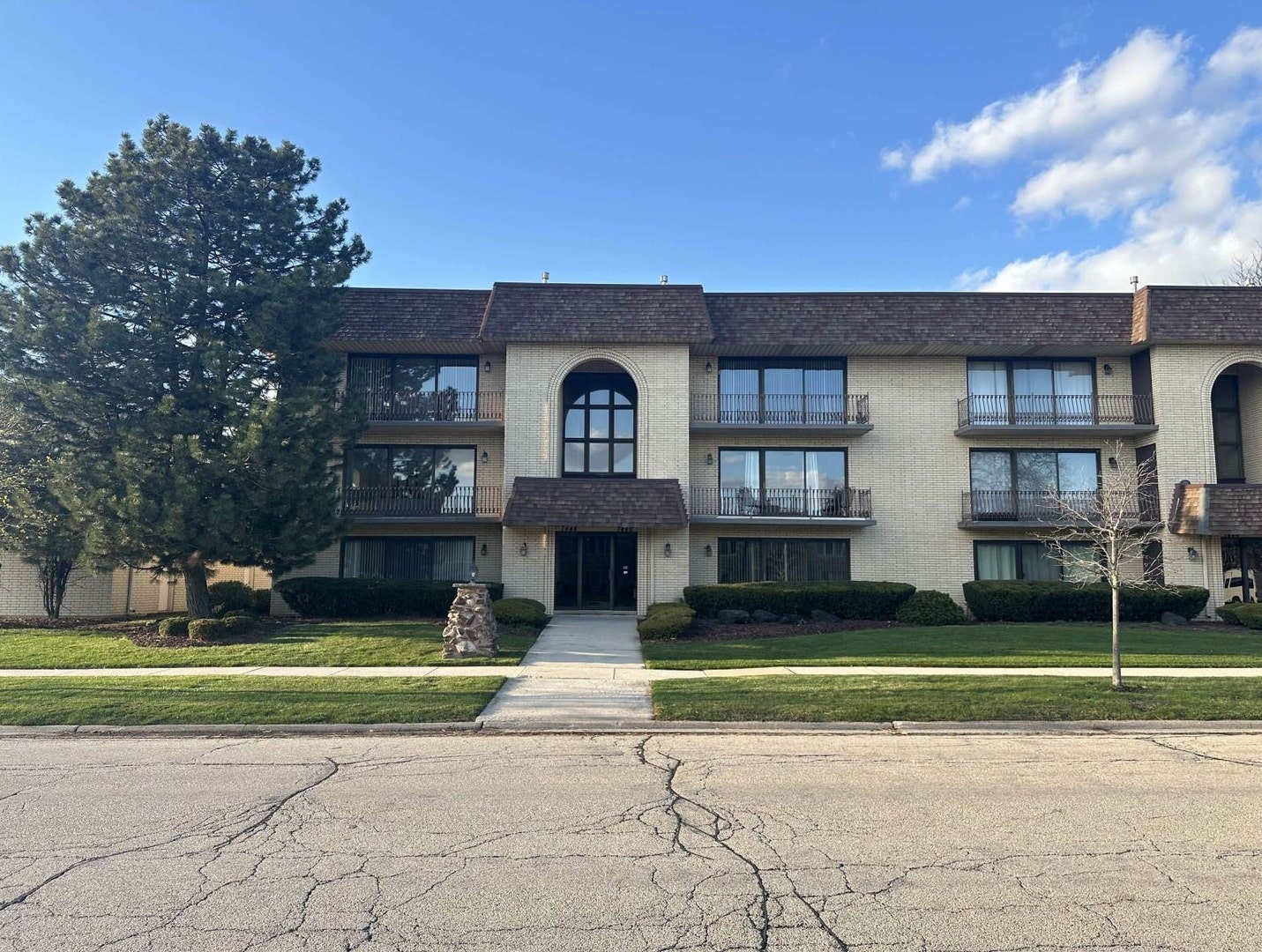 7448 W 153rd Street, #2, Orland Park, IL 60462 7448 W 153rd Street, #2, Orland Park, IL 60462