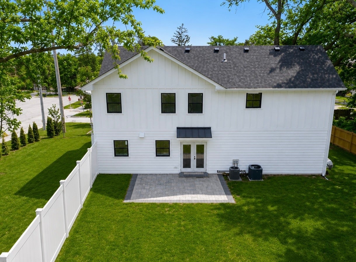 1634 63rd Street, Downers Grove, IL 60516 1634 63rd Street, Downers Grove, IL 60516