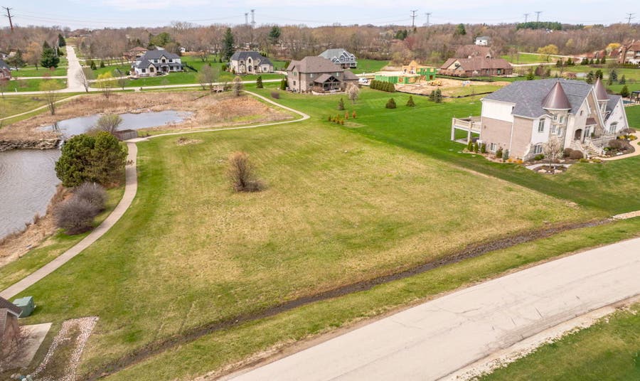 Property photo for 18490 S Pineprairie Drive, Mokena, IL