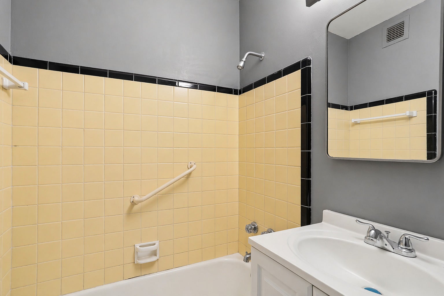 7355 S South Shore Drive, #306, Chicago, IL 60649 7355 S South Shore Drive, #306, Chicago, IL 60649
