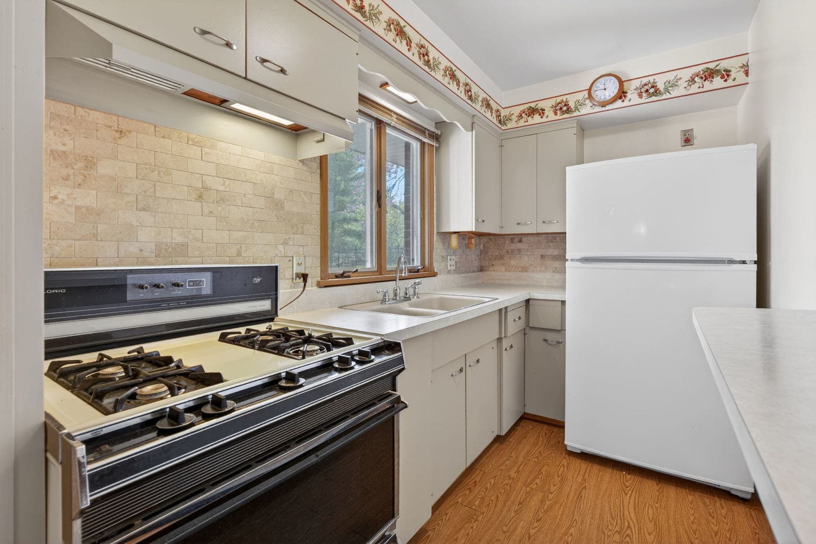 1301 Sherwood Place, Joliet, IL 60435