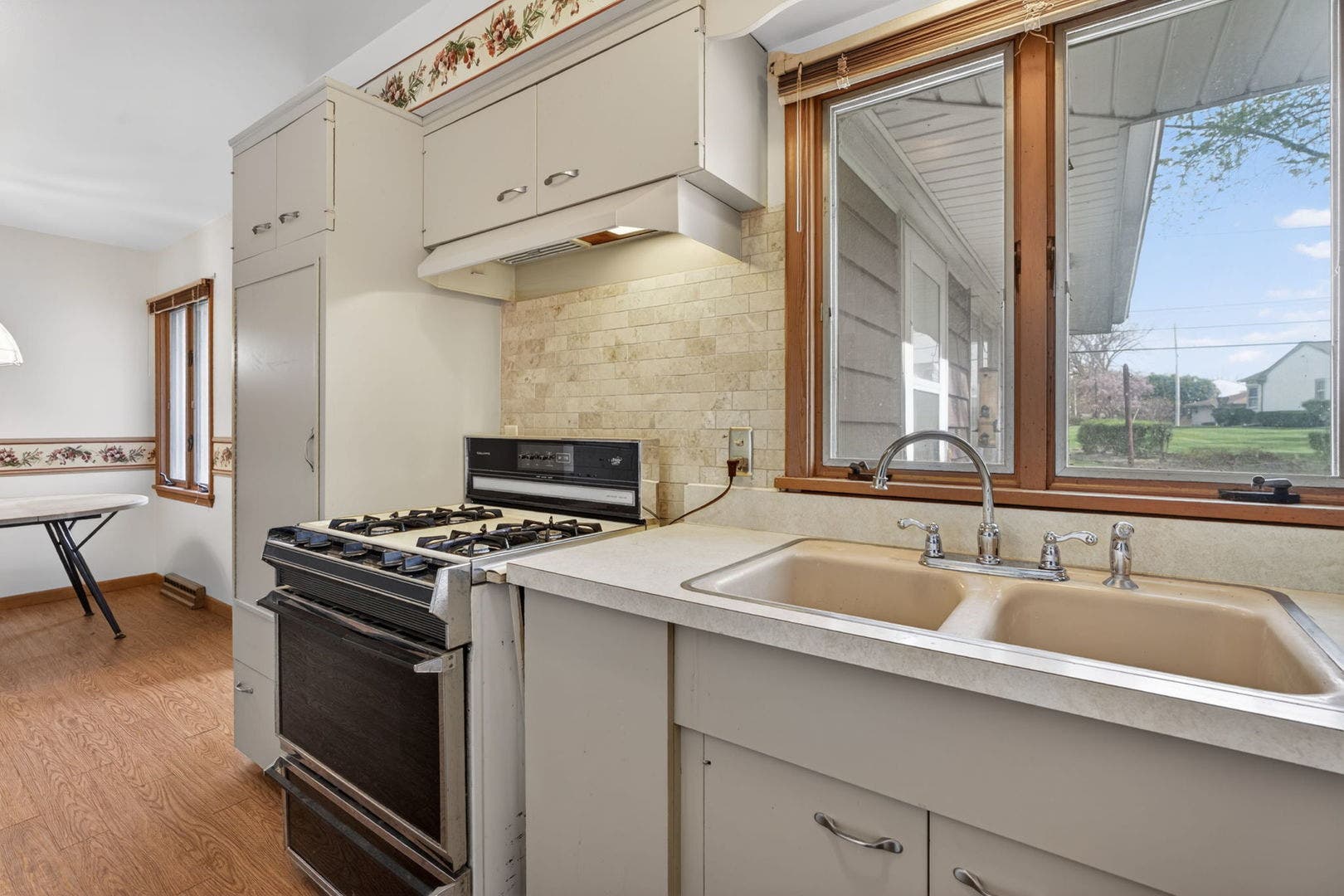 1301 Sherwood Place, Joliet, IL 60435