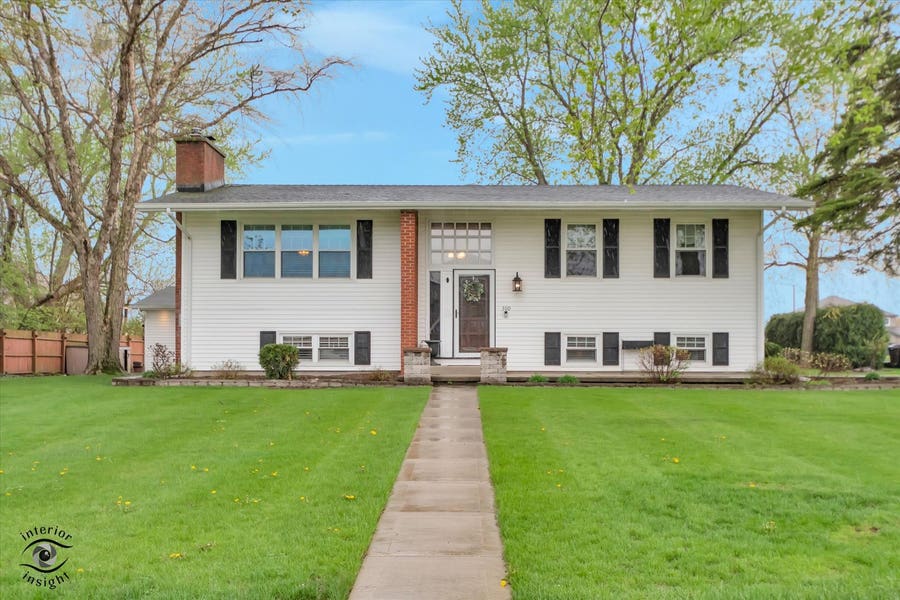 Property photo for 300 S Rathje Road, Peotone, IL