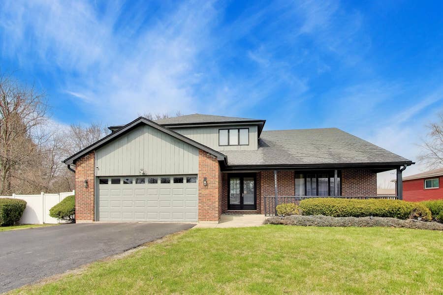 Property photo for 3042 E Bending Creek Trail, Crete, IL