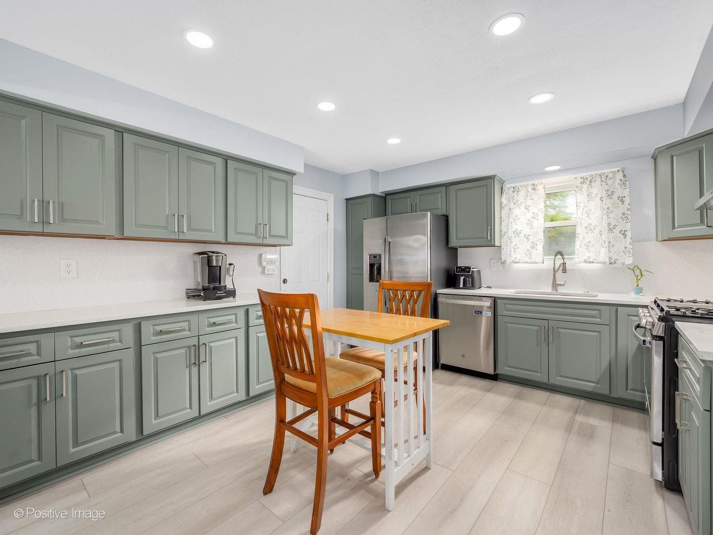 531 Redwood Road, Bolingbrook, IL 60440 531 Redwood Road, Bolingbrook, IL 60440