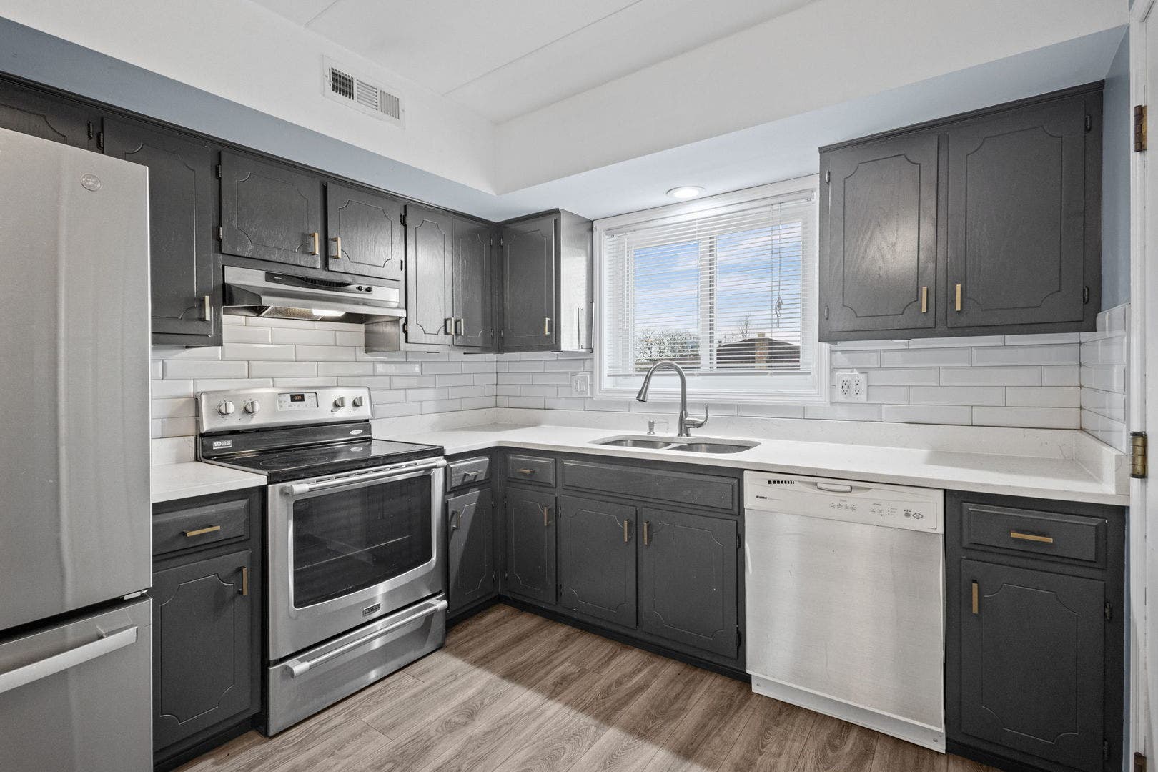 2815 Glenwood Lansing Road, #205, Lynwood, IL 60411 2815 Glenwood Lansing Road, #205, Lynwood, IL 60411