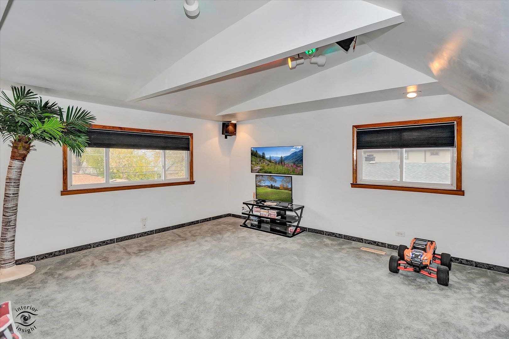 9137 Orchard Lane, Bridgeview, IL 60455 9137 Orchard Lane, Bridgeview, IL 60455