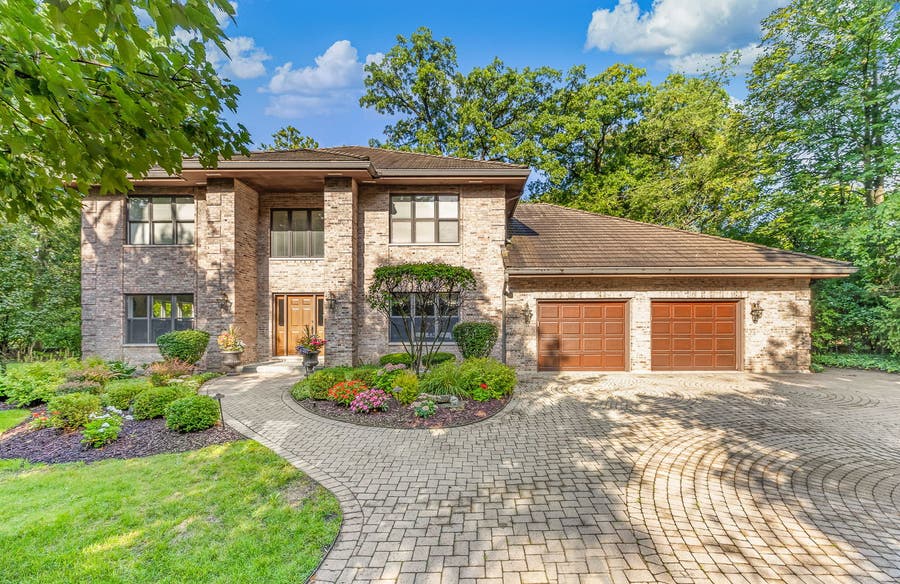 Property photo for 5454 Lee Avenue, Downers Grove, IL