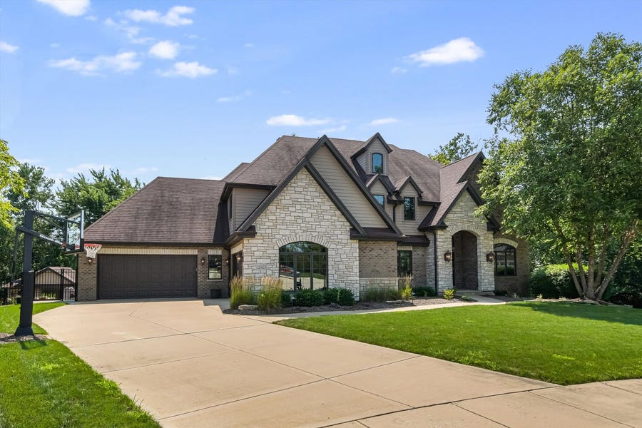 Property photo for 12023 Ashbrook Lane, Mokena, IL