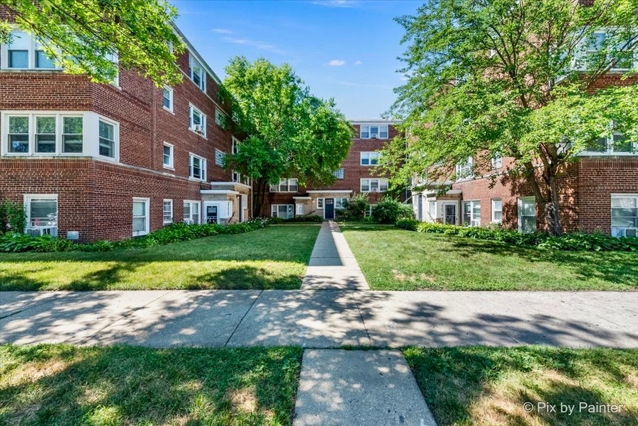 Property photo for 2729 W Berwyn Avenue, #3, Chicago, IL