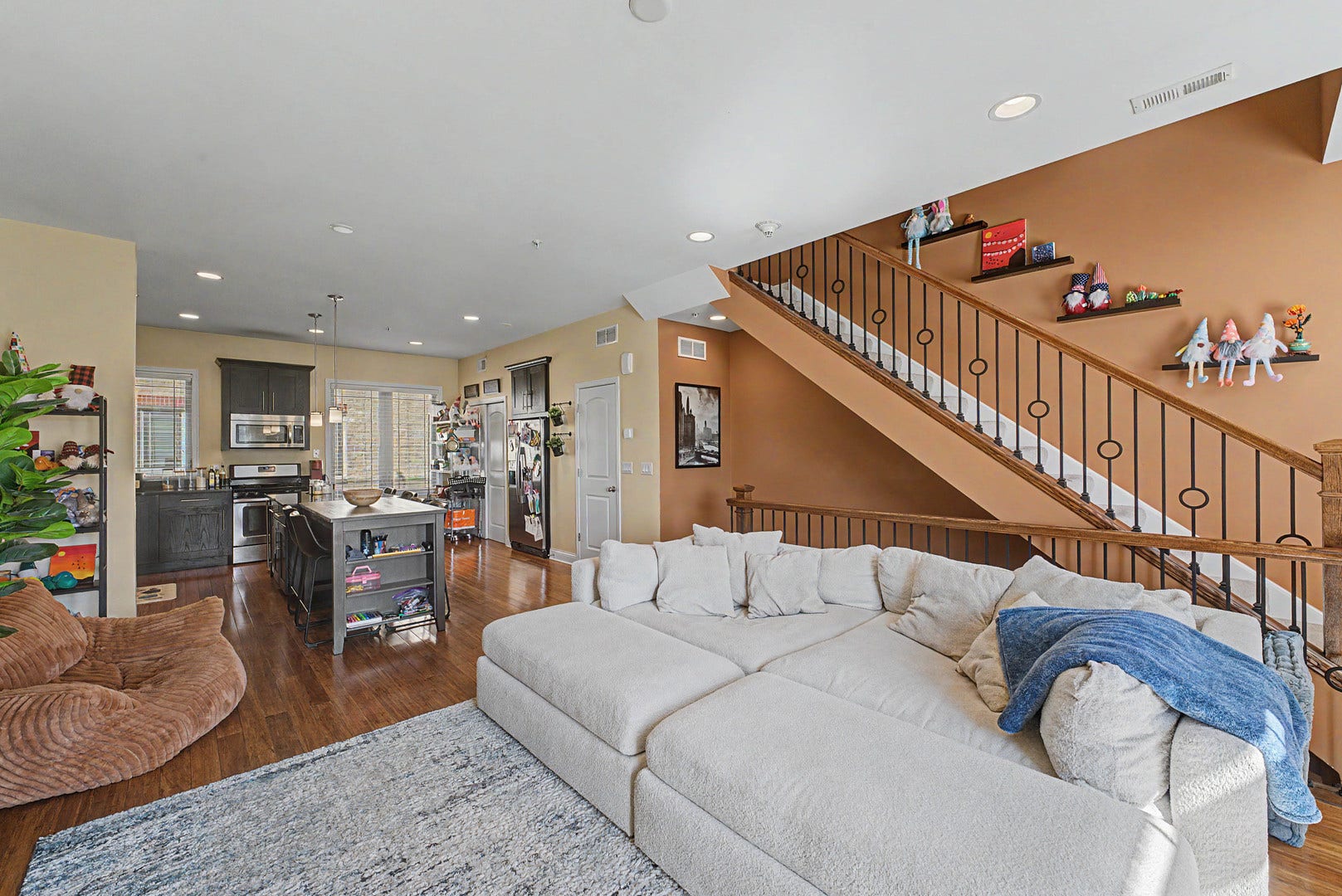 922 Warren Avenue, #103, Downers Grove, IL 60515