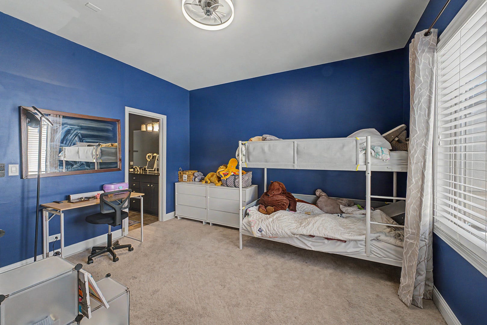 922 Warren Avenue, #103, Downers Grove, IL 60515
