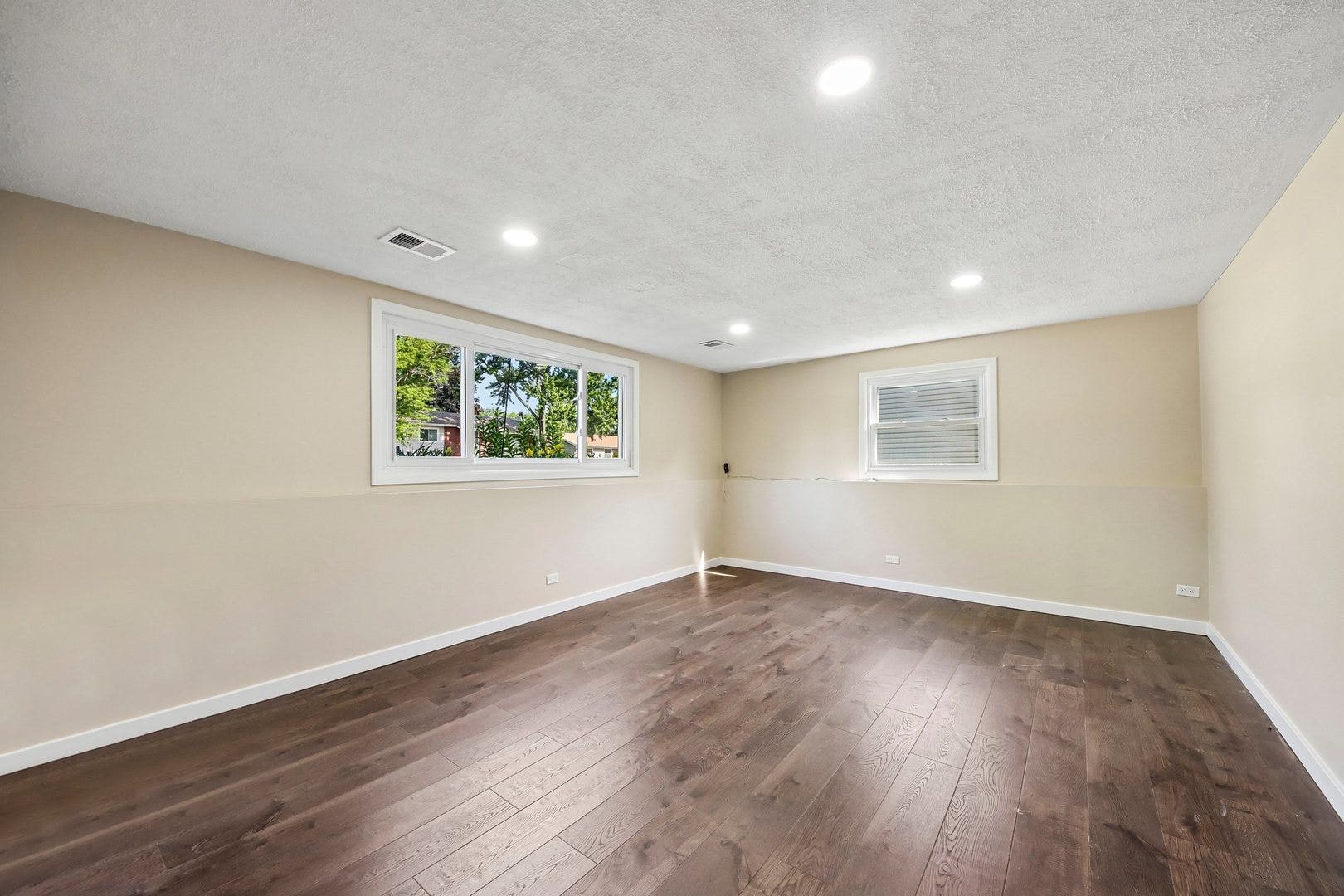 420 Justine Avenue, Bolingbrook, IL 60440