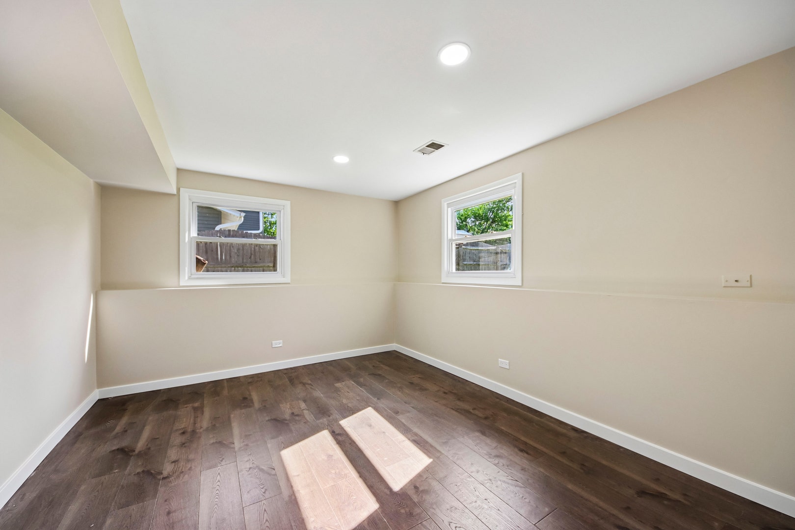 420 Justine Avenue, Bolingbrook, IL 60440