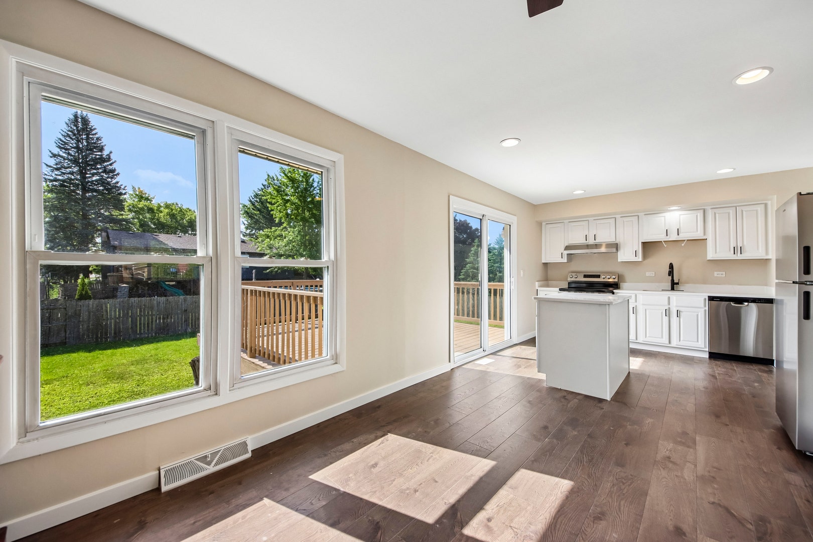 420 Justine Avenue, Bolingbrook, IL 60440