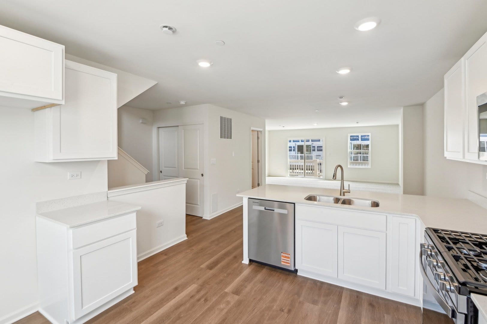 6379 Ulster Drive, Tinley Park, IL 60477 6379 Ulster Drive, Tinley Park, IL 60477