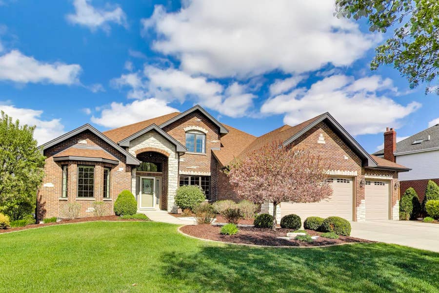 Property photo for 19201 Loveland Court, Mokena, IL