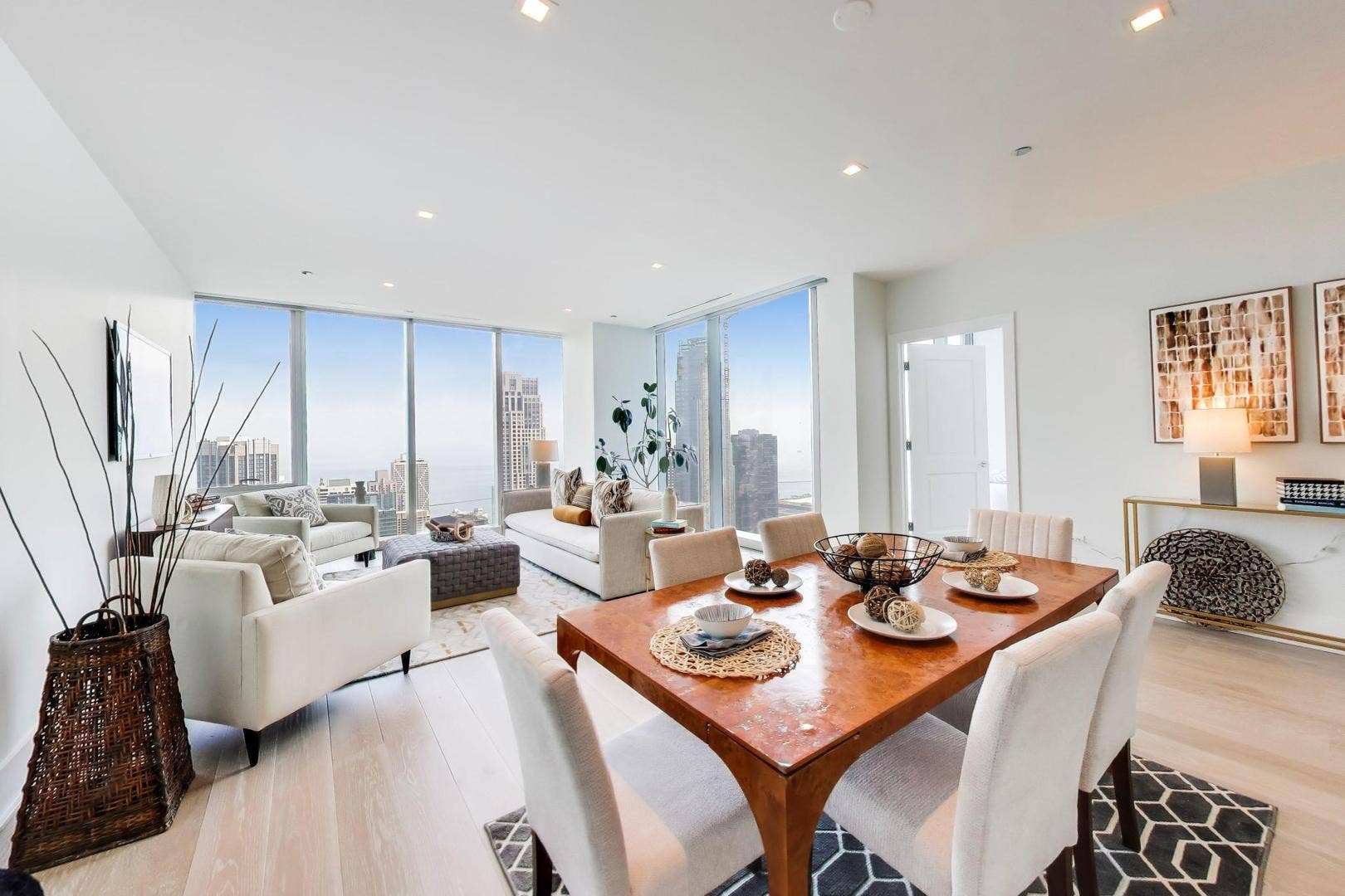 363 E Wacker Drive, #5105, Chicago, IL 60601