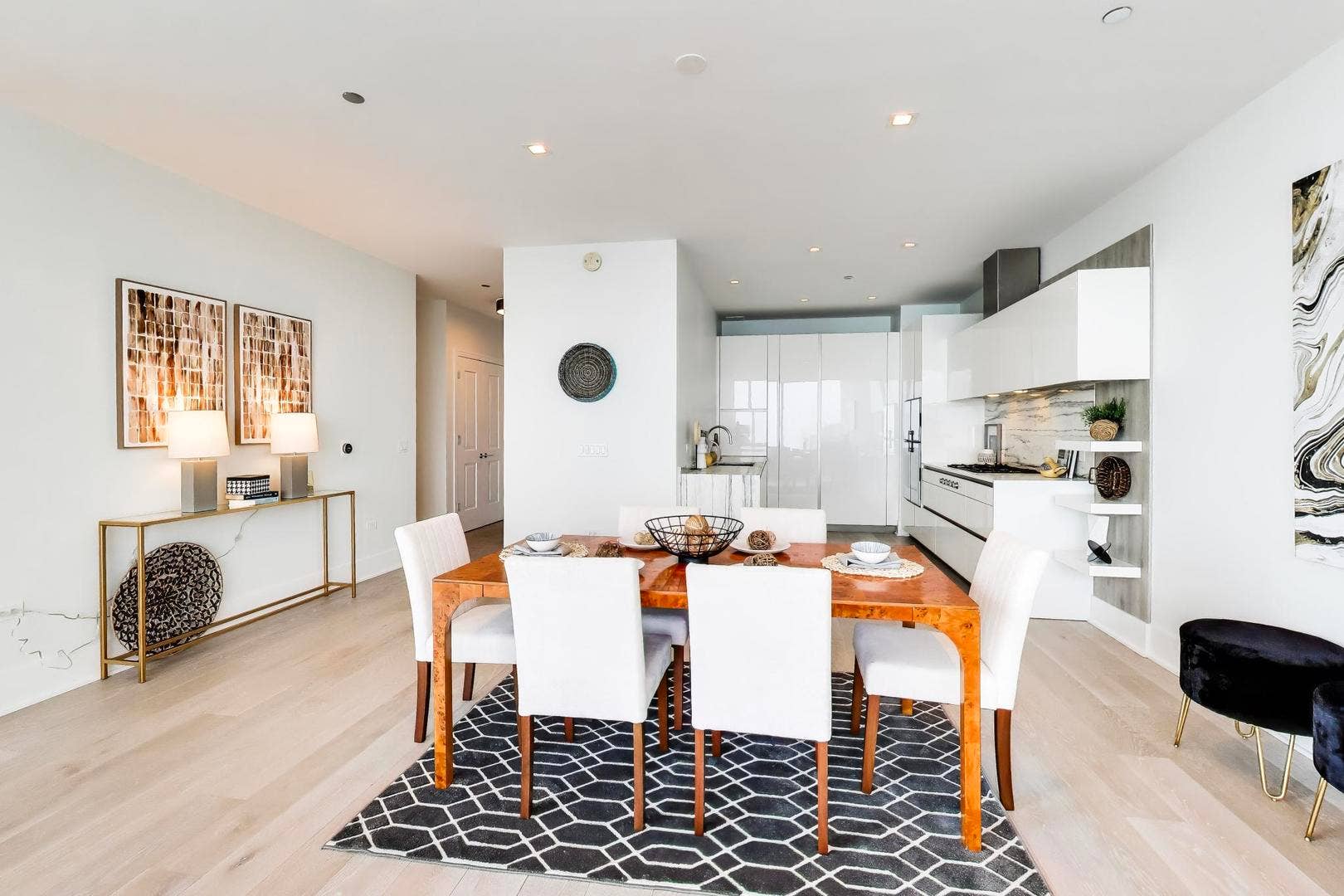 363 E Wacker Drive, #5105, Chicago, IL 60601