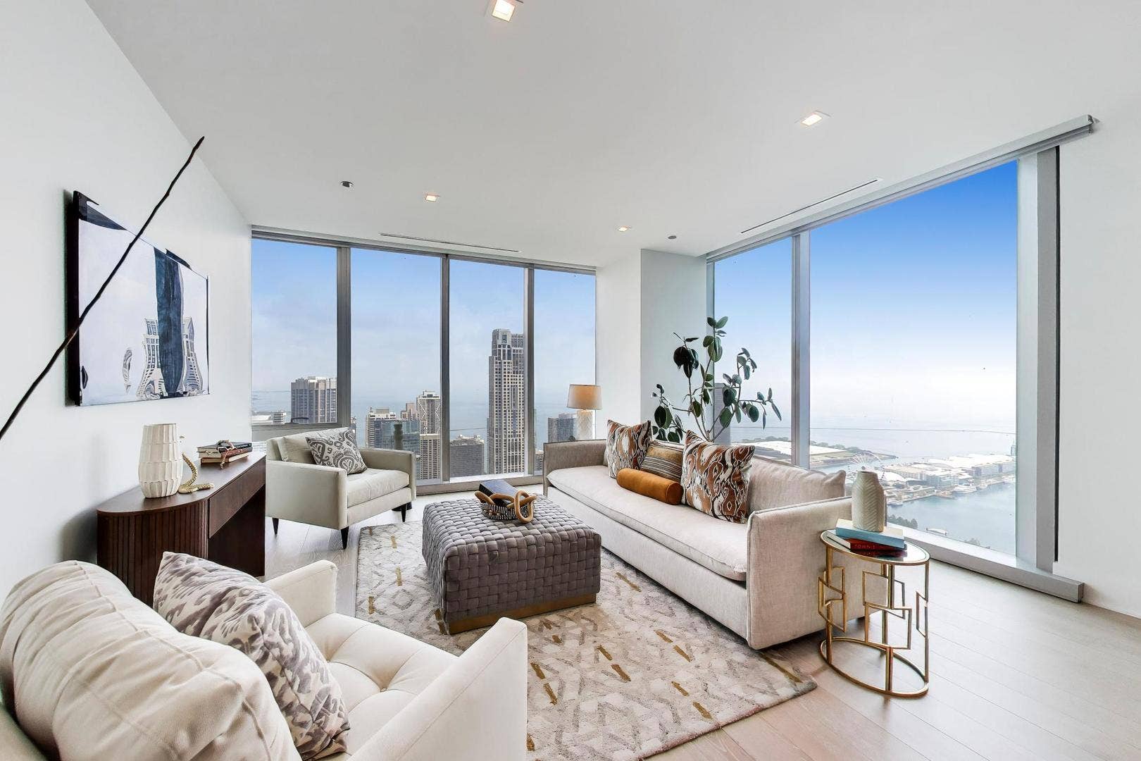 363 E Wacker Drive, #5105, Chicago, IL 60601