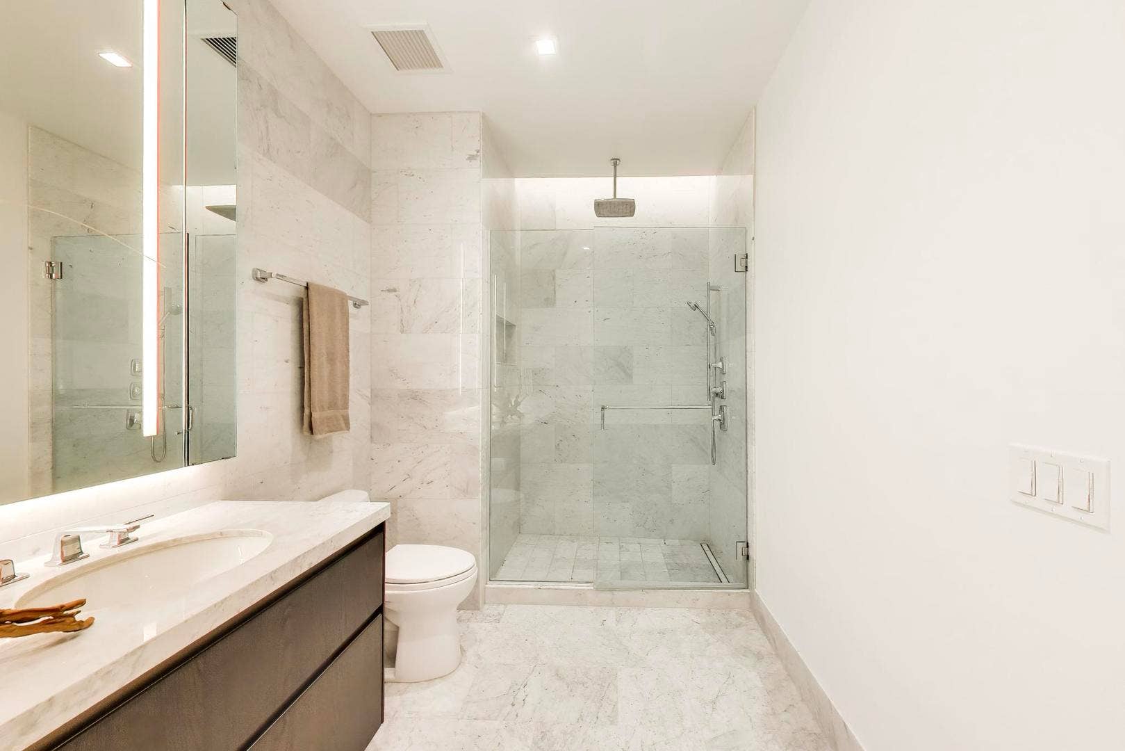 363 E Wacker Drive, #5105, Chicago, IL 60601