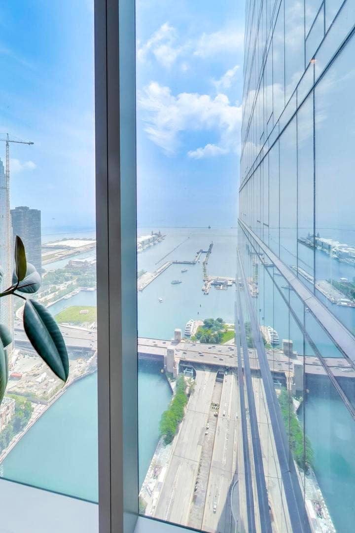 363 E Wacker Drive, #5105, Chicago, IL 60601