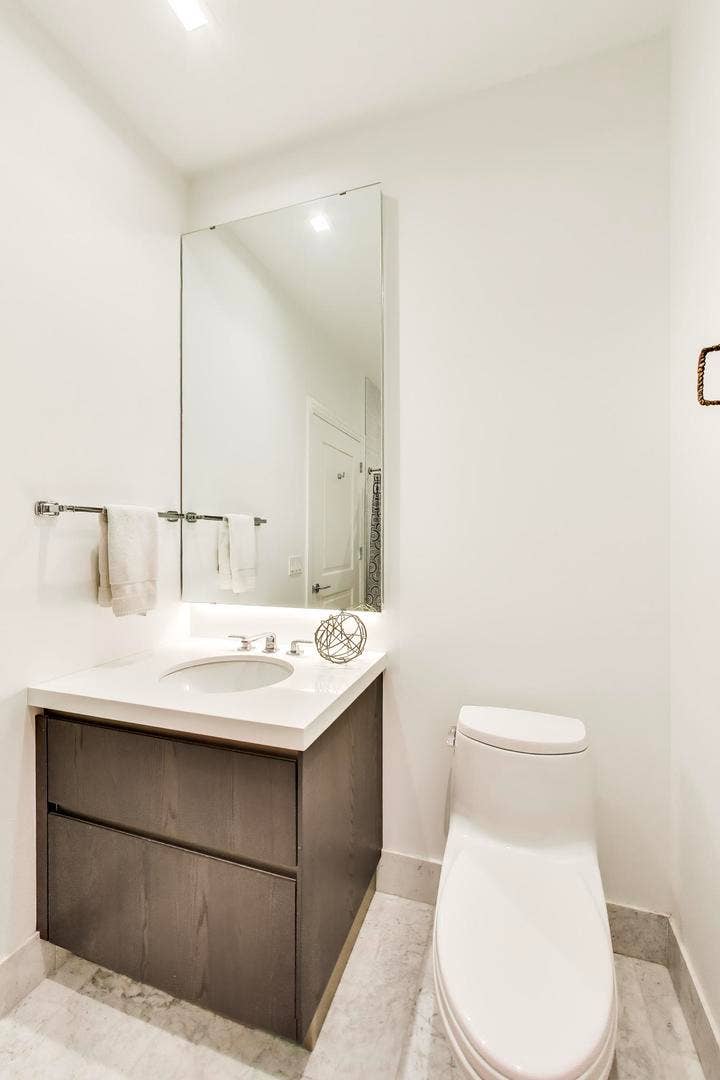 363 E Wacker Drive, #5105, Chicago, IL 60601