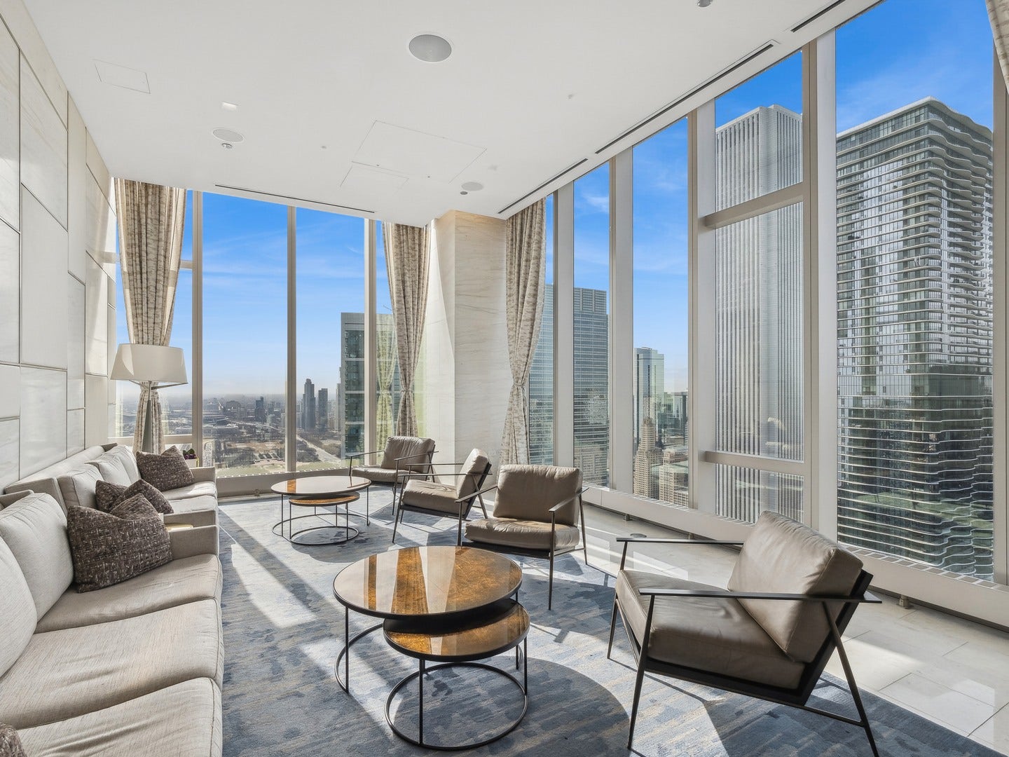 363 E Wacker Drive, #5105, Chicago, IL 60601