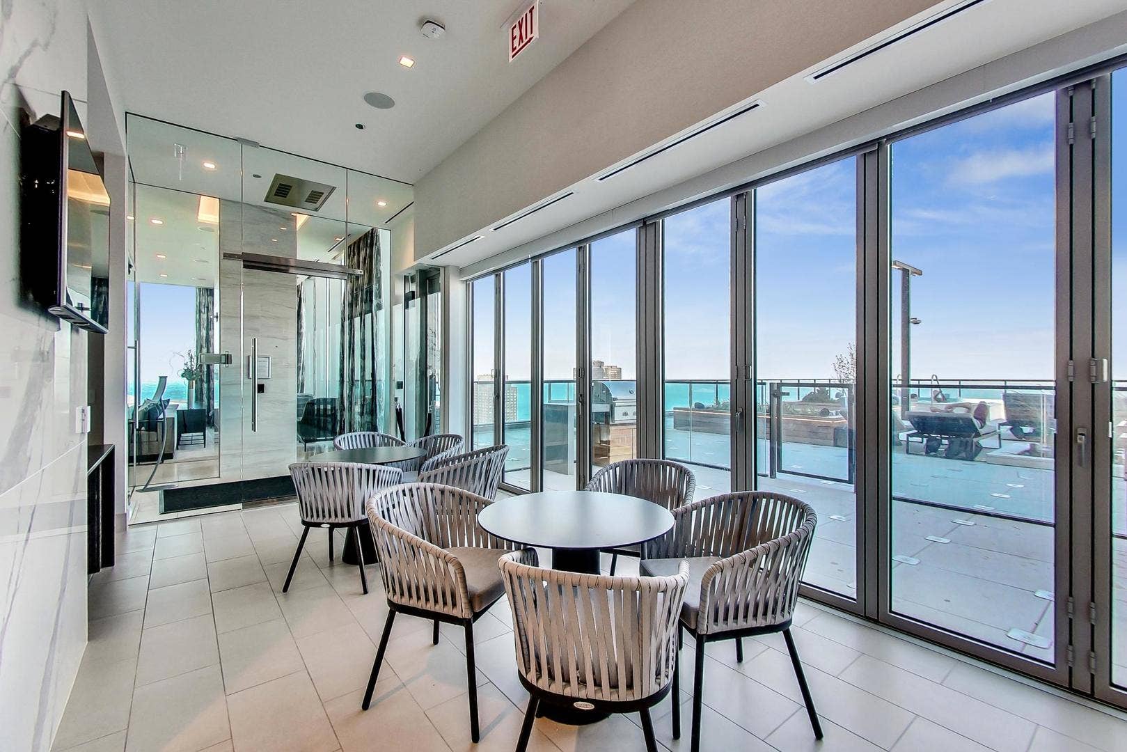 363 E Wacker Drive, #5105, Chicago, IL 60601