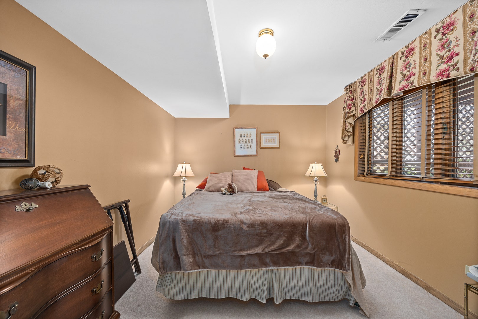 8537 Walnut Avenue, Orland Park, IL 60462