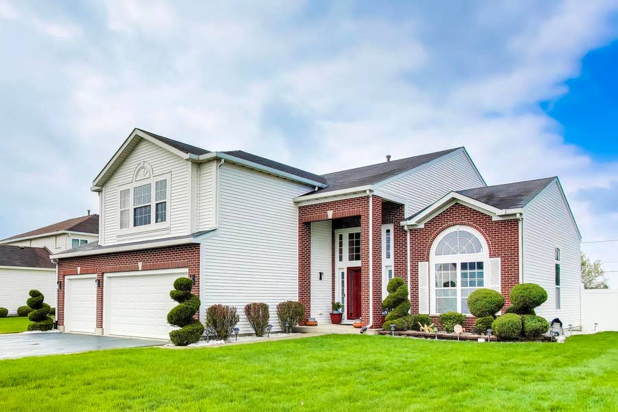 Property photo for 822 Tall Grass Trail, Matteson, IL