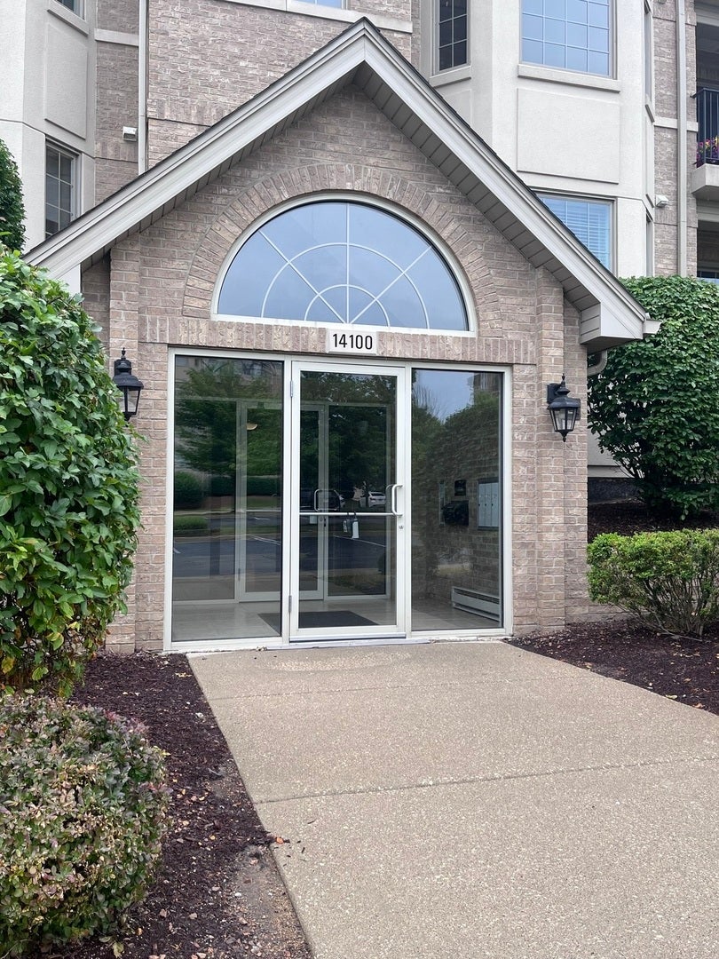14100 Sheffield Drive, #203, Homer Glen, IL 60491 14100 Sheffield Drive, #203, Homer Glen, IL 60491