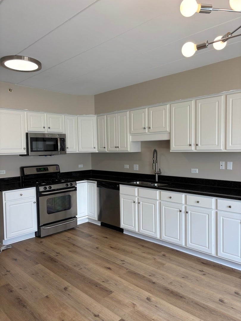 14100 Sheffield Drive, #203, Homer Glen, IL 60491 14100 Sheffield Drive, #203, Homer Glen, IL 60491
