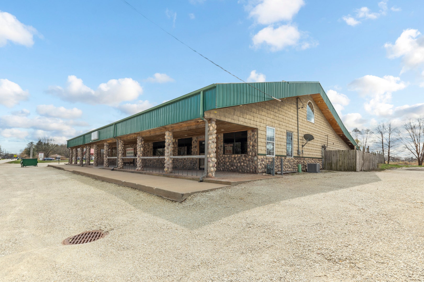 551 W Kennedy Road, Braidwood, IL 60408 551 W Kennedy Road, Braidwood, IL 60408