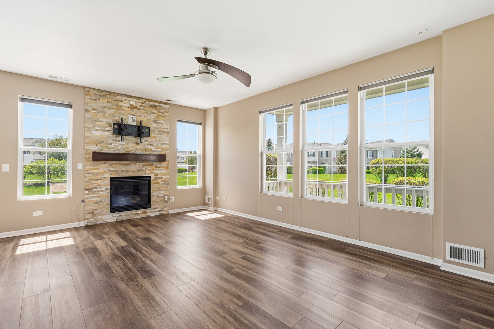 15329 Kenmare Circle, Manhattan, IL 60442 15329 Kenmare Circle, Manhattan, IL 60442
