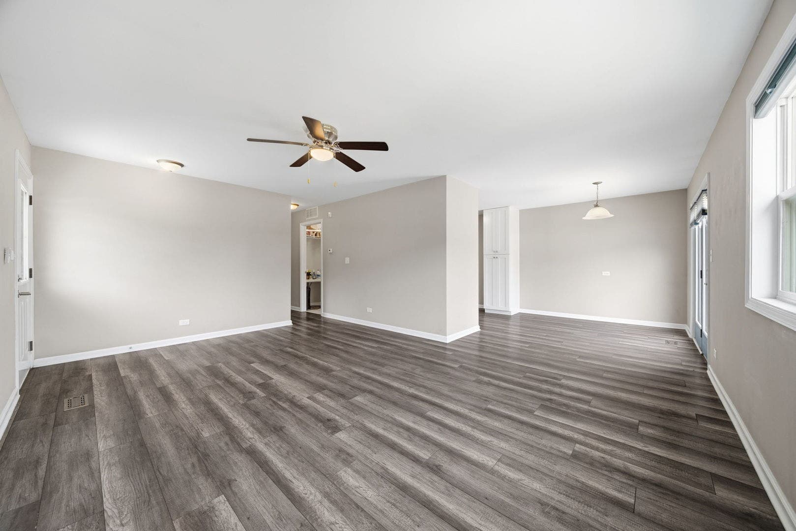 225 Mill Stream Drive, Bolingbrook, IL 60440 225 Mill Stream Drive, Bolingbrook, IL 60440