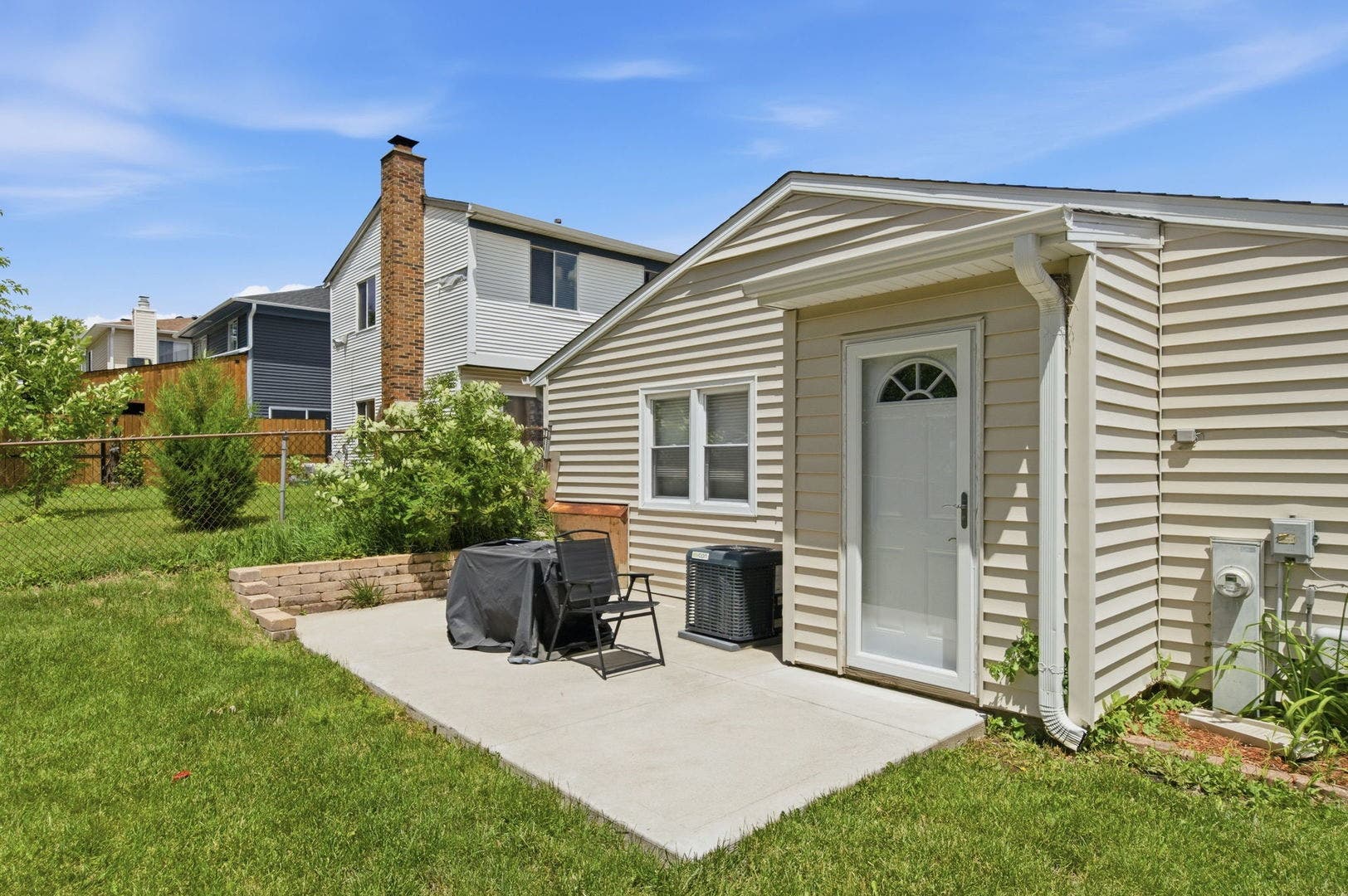 225 Mill Stream Drive, Bolingbrook, IL 60440 225 Mill Stream Drive, Bolingbrook, IL 60440