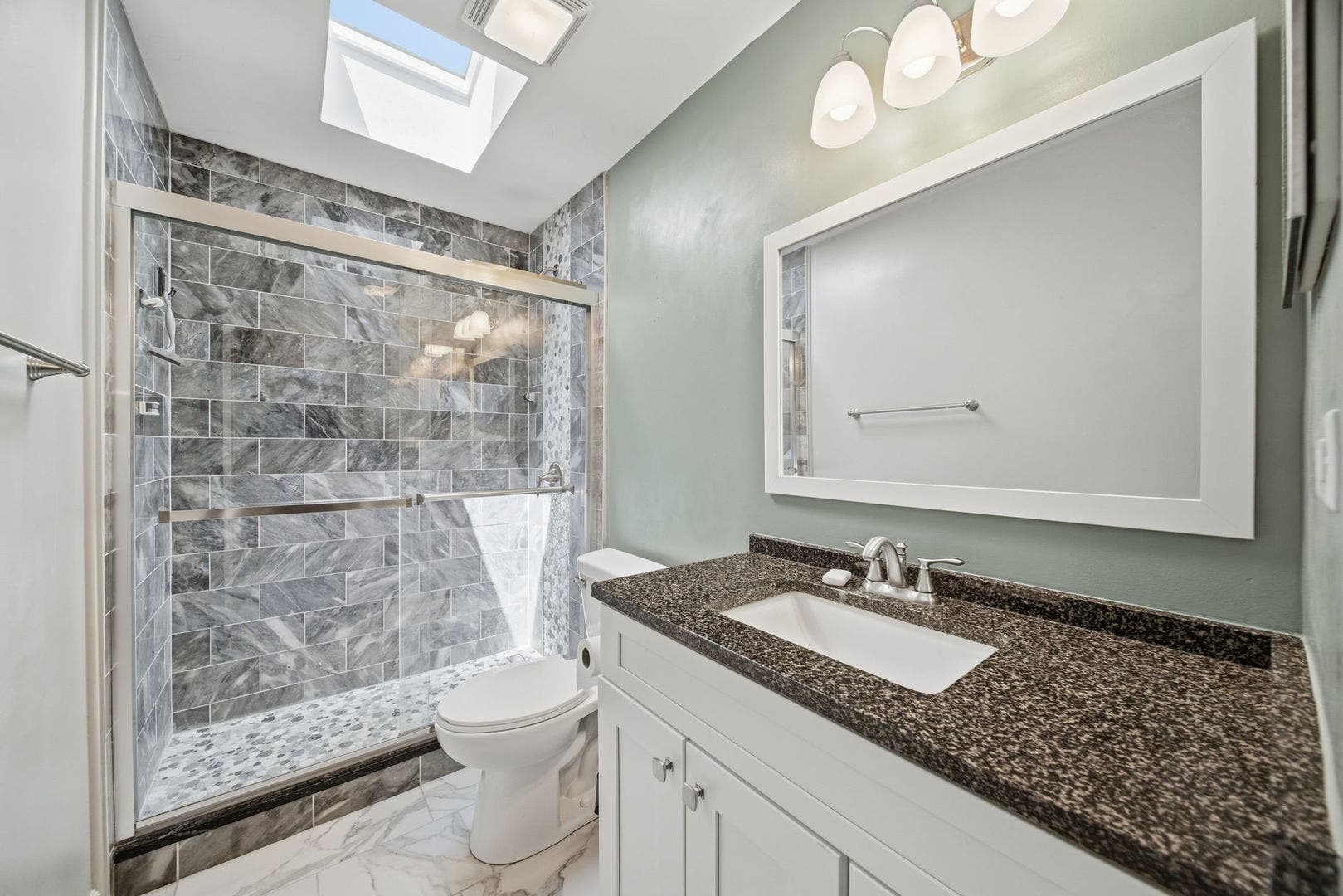 225 Mill Stream Drive, Bolingbrook, IL 60440 225 Mill Stream Drive, Bolingbrook, IL 60440