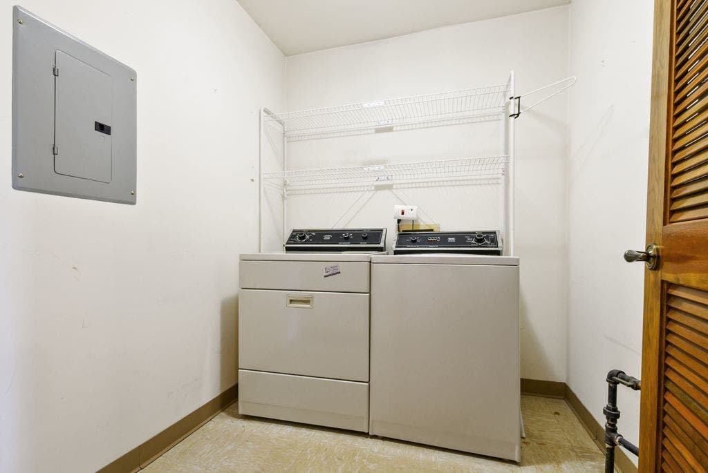 15704 Deerfield Court, #2N, Orland Park, IL 60462 15704 Deerfield Court, #2N, Orland Park, IL 60462