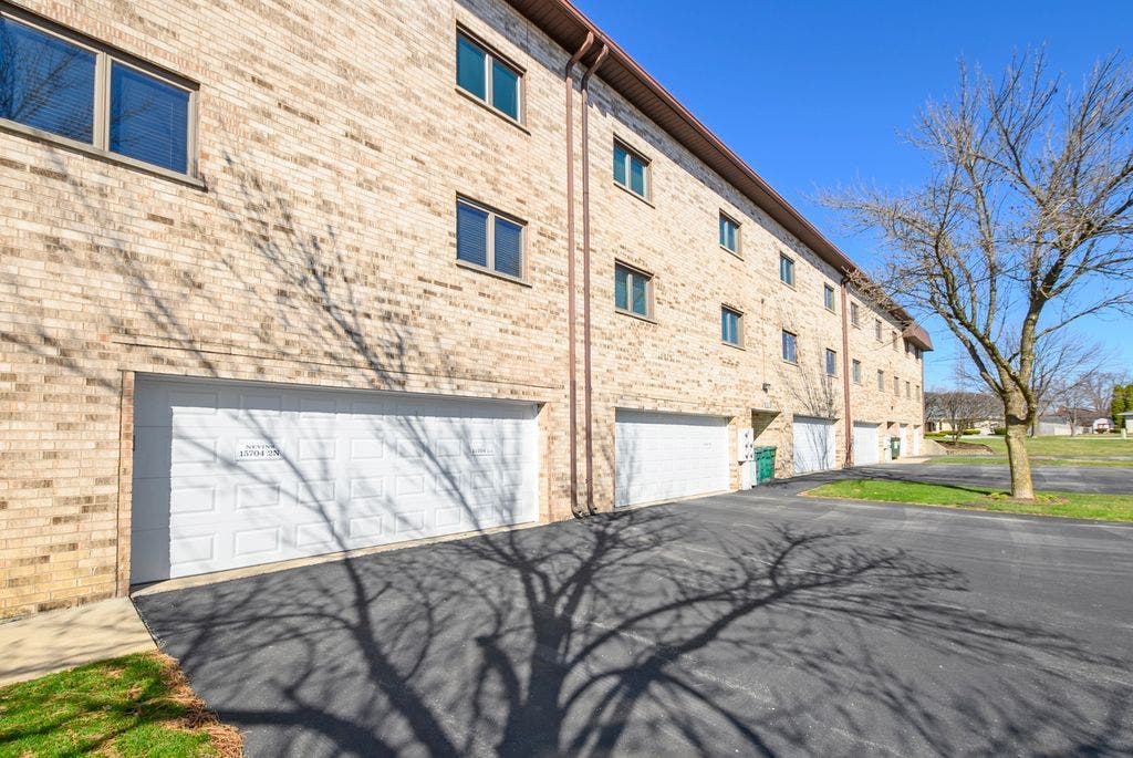 15704 Deerfield Court, #2N, Orland Park, IL 60462 15704 Deerfield Court, #2N, Orland Park, IL 60462