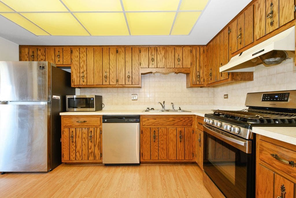 15704 Deerfield Court, #2N, Orland Park, IL 60462 15704 Deerfield Court, #2N, Orland Park, IL 60462