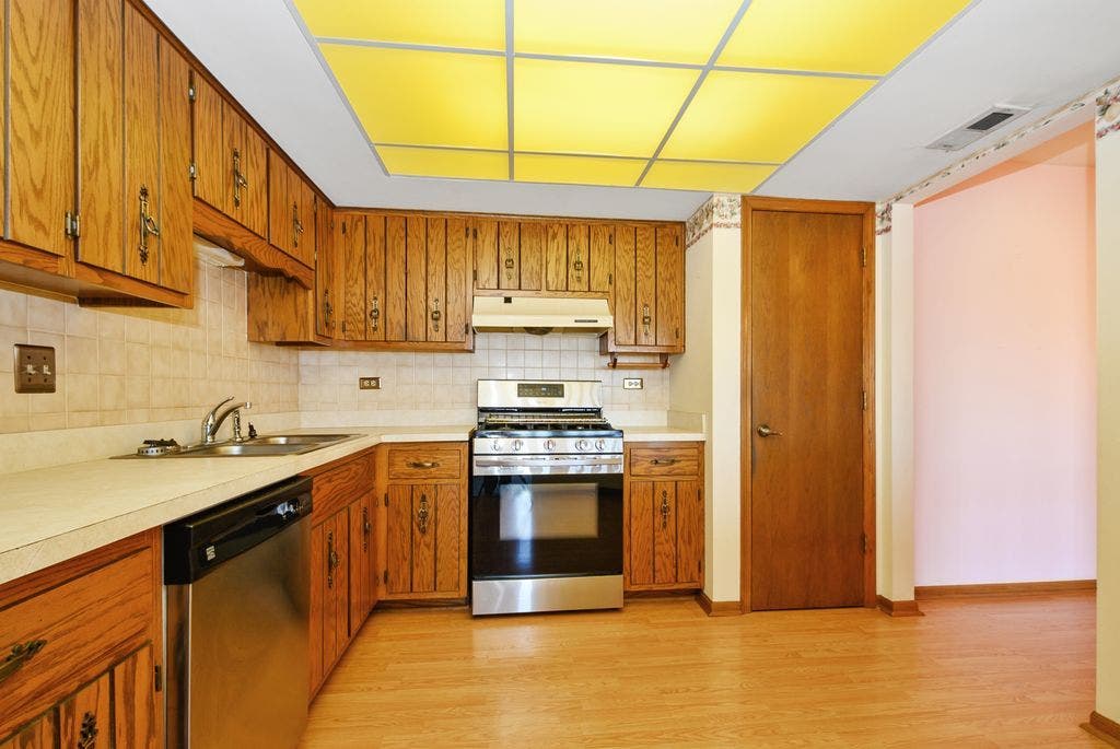 15704 Deerfield Court, #2N, Orland Park, IL 60462 15704 Deerfield Court, #2N, Orland Park, IL 60462