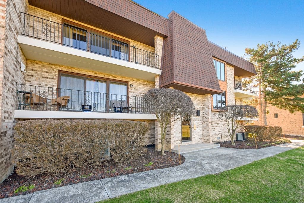 15704 Deerfield Court, #2N, Orland Park, IL 60462 15704 Deerfield Court, #2N, Orland Park, IL 60462