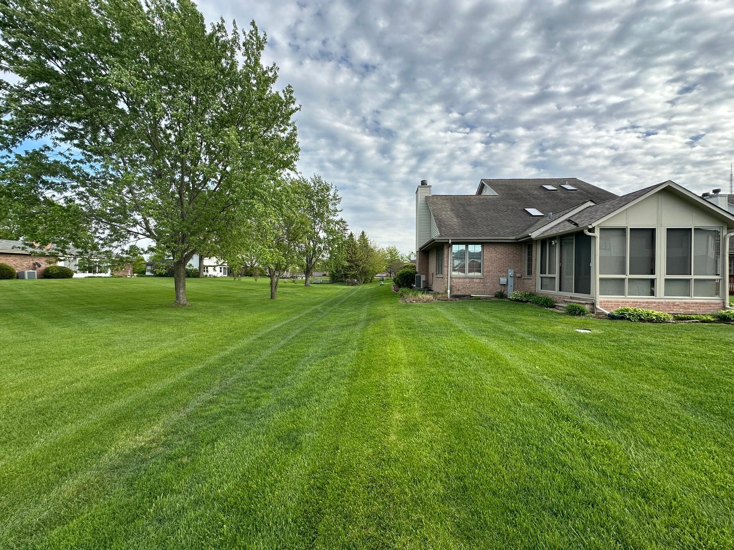 6620 Pond View Drive, Tinley Park, IL 60477 6620 Pond View Drive, Tinley Park, IL 60477