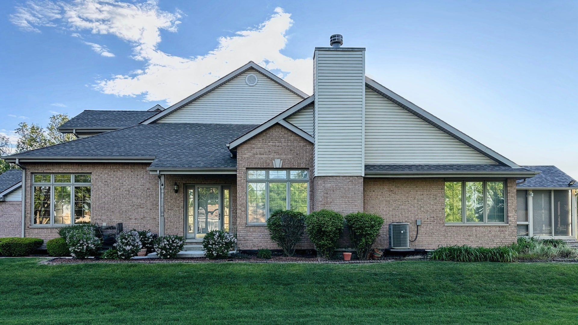 6620 Pond View Drive, Tinley Park, IL 60477 6620 Pond View Drive, Tinley Park, IL 60477