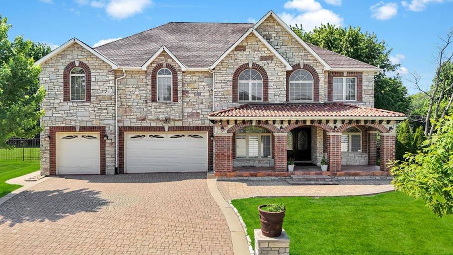 Property photo for 249 Monterey Drive, New Lenox, IL
