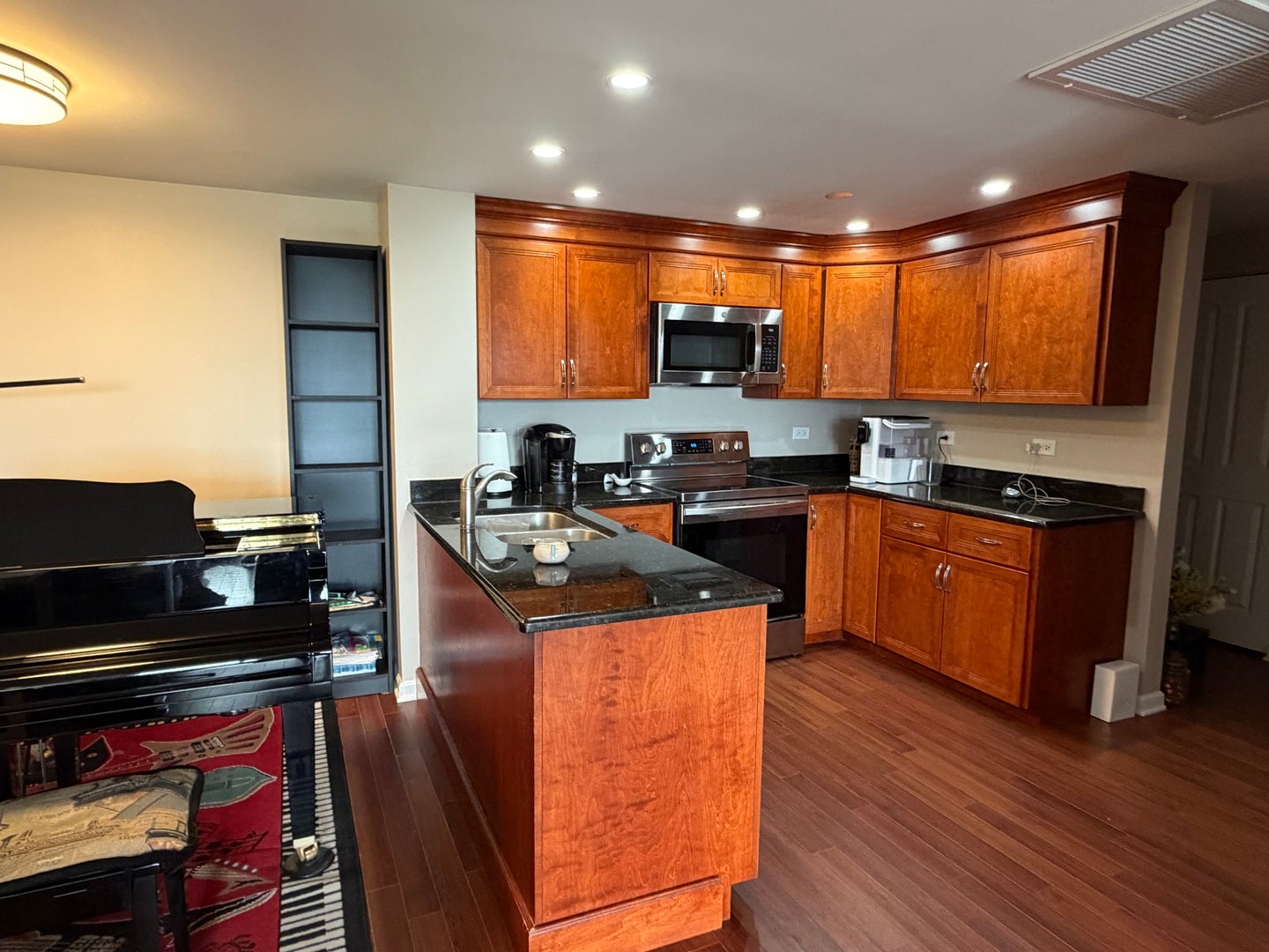 5400 Walnut Avenue, #803, Downers Grove, IL 60515