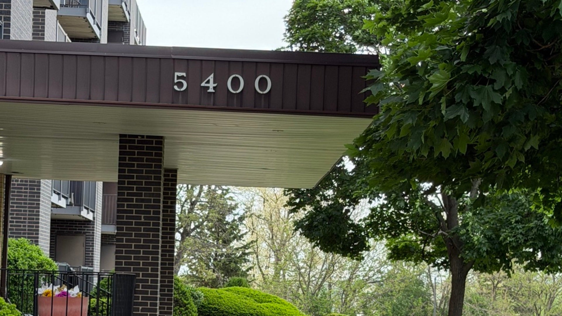 5400 Walnut Avenue, #803, Downers Grove, IL 60515
