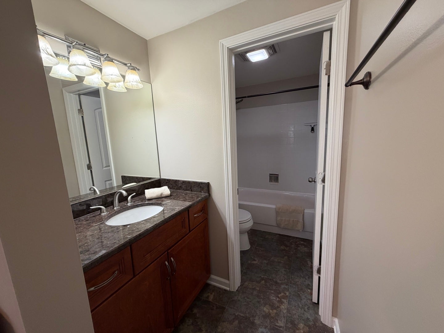 5400 Walnut Avenue, #803, Downers Grove, IL 60515