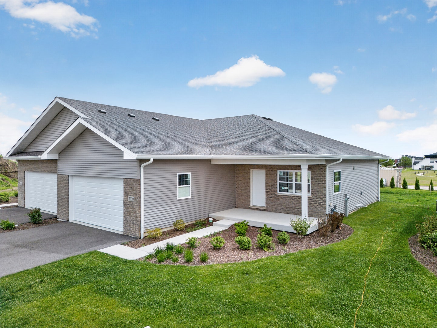 2039 Isabella Lane, Minooka, IL 60447 2039 Isabella Lane, Minooka, IL 60447